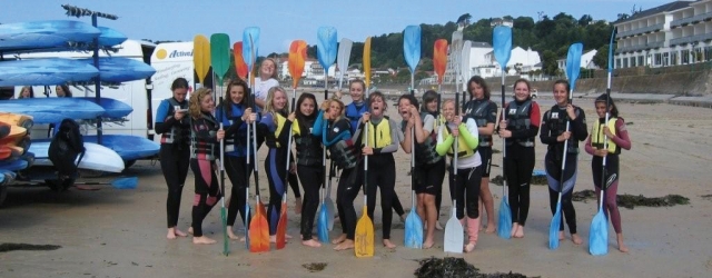  Happy paddlers 